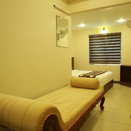 Kalathil Tourist Home Kunnamkulam Kültér fotó
