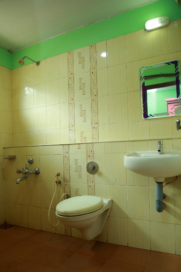 Kalathil Tourist Home Kunnamkulam Kültér fotó